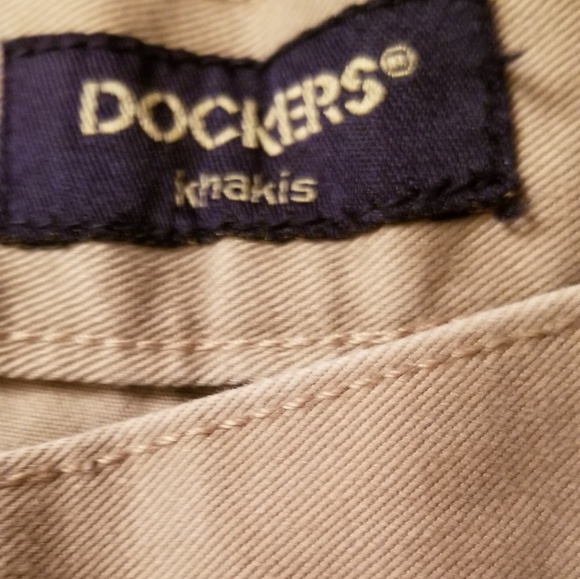 Mens Dockers Khaki Shorts - Picture 3 of 4